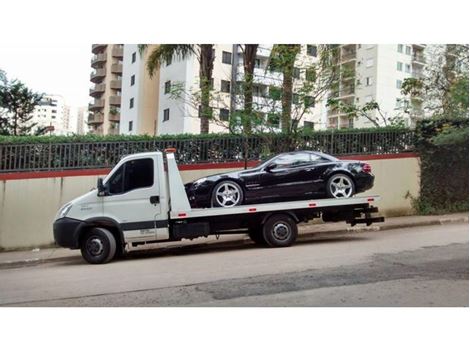 Transporte de Carro na Cidade Ademar