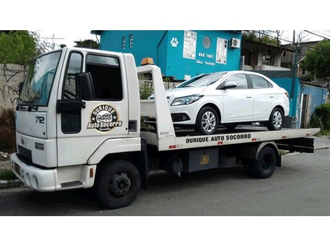 Caminhão Guincho na Praça Vinícius de Moraes